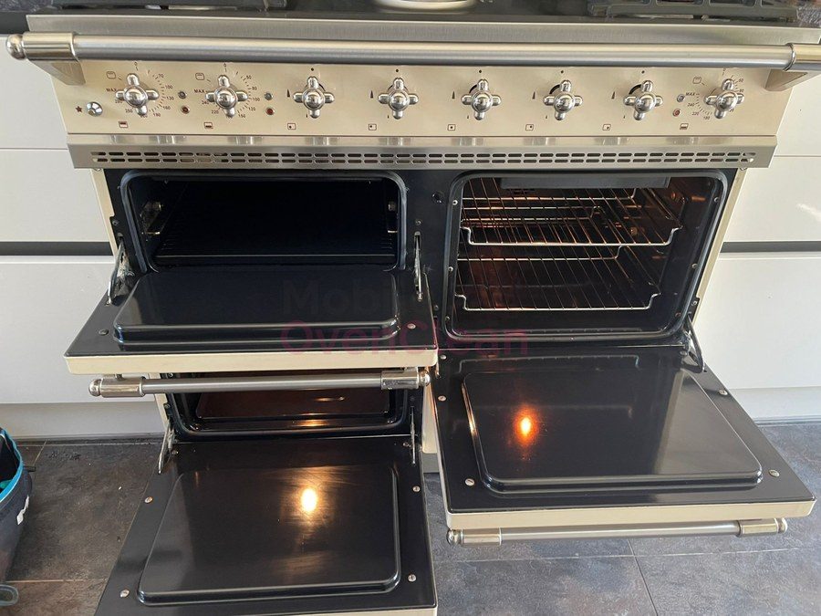 Range cooker after cleaning