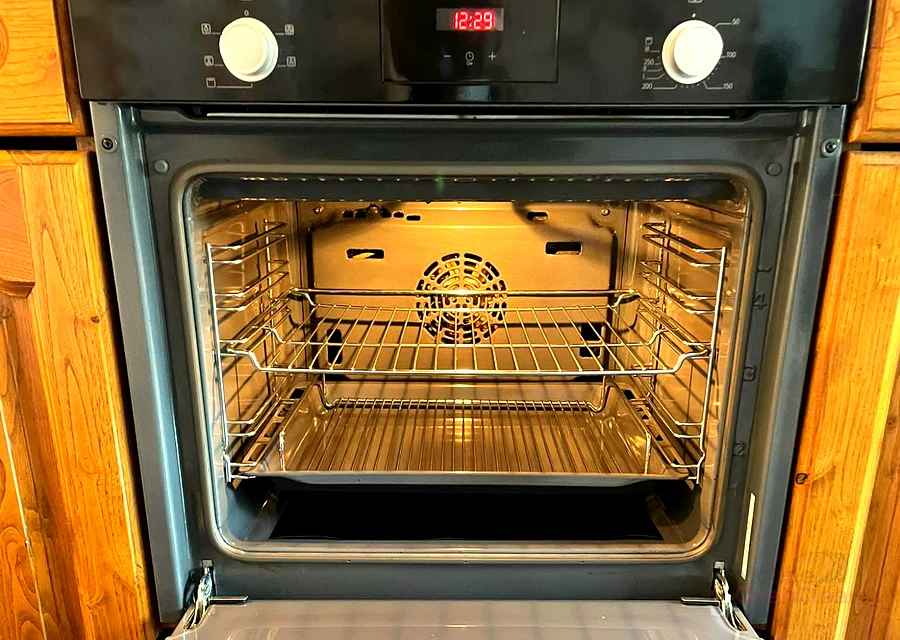 Oven cleaning Wolverhampton after professional clean — sparkling result